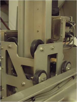 Racetrack robot loading system
