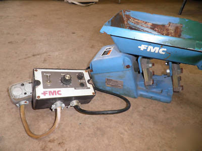 Syntron magnetic vibratory feeder f-010B w/controller