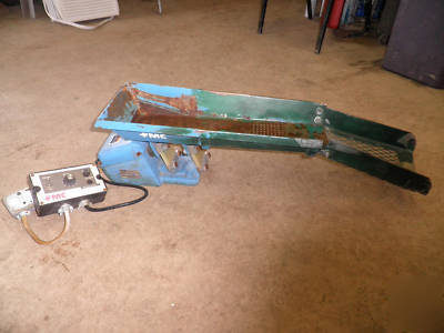 Syntron magnetic vibratory feeder f-010B w/controller