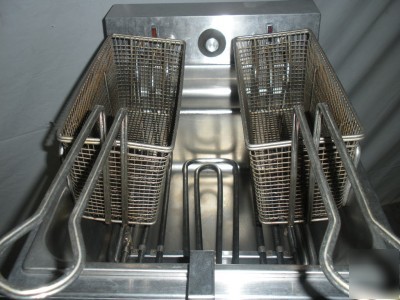 Toastmaster 1435 countertop electric fryer