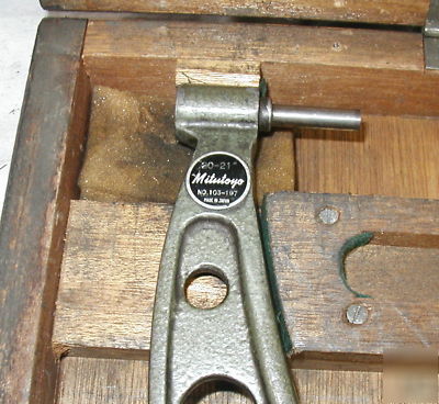 Mitutoyo 20-21 inch micrometer. with case 