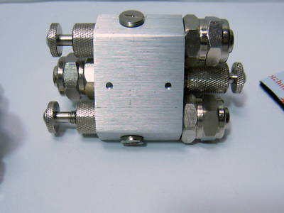 Splitter set adjustable flow w compression fittings 