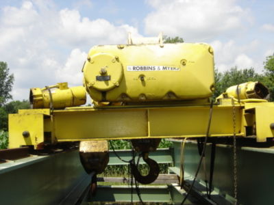 5900 r&m 15 ton crane