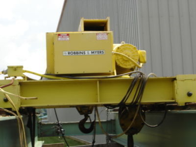5900 r&m 15 ton crane
