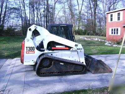  2005 bobcat T300 track skid steer loader