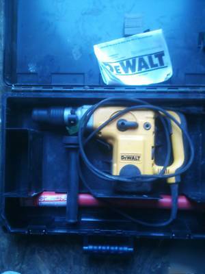 Dewalt D25500 rotary hammer drill