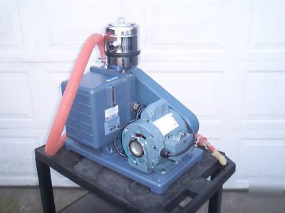 Welch 1405 duoseal belt-driven vacuum pump lab