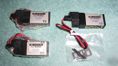 New 3 smc nvj 5143 pneumatic solenoid valves 24 volt dc