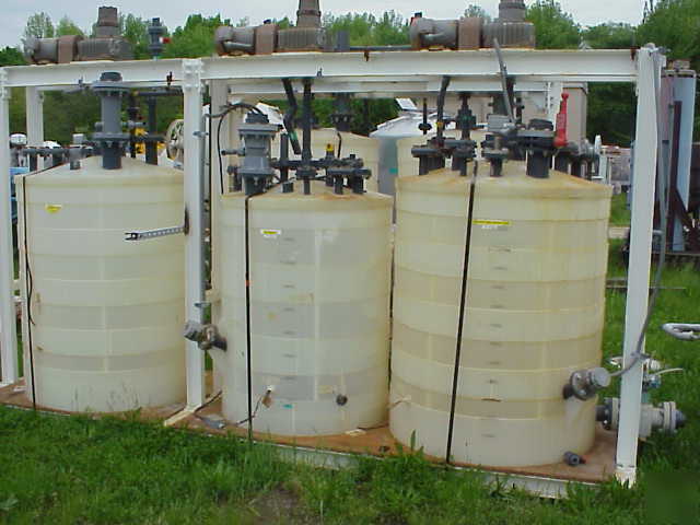 3 poly tanks w mixers biodiesel biofuel 1000 gal system