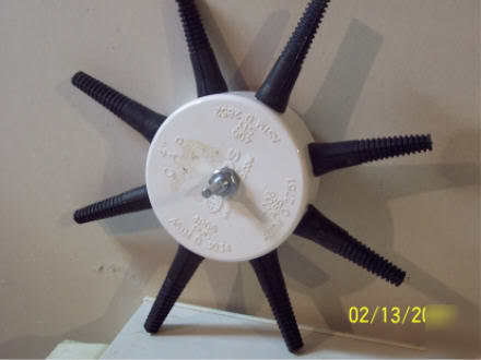 Drill powered chicken plucker / poultry picker