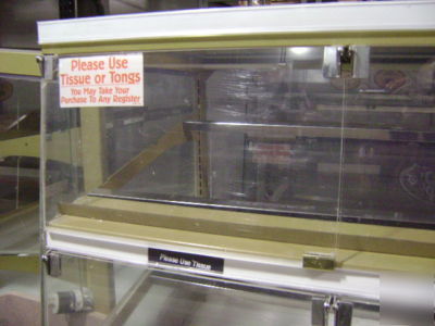 Structural concepts doughnut case, dry bakery case 