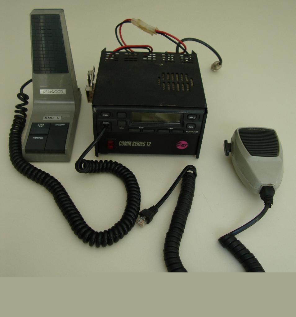 Kenwood tk-840 uhf fm transceiver mobile radio w/ base