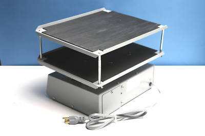 Vwr two-tiered rocking platform shaker