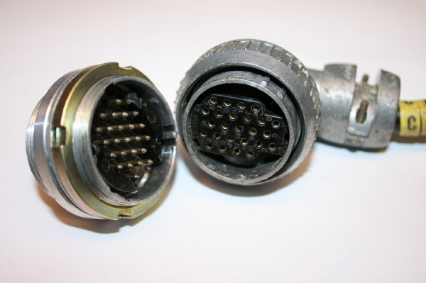 Heavy duty 23 way locking plug & socket BSC3DB