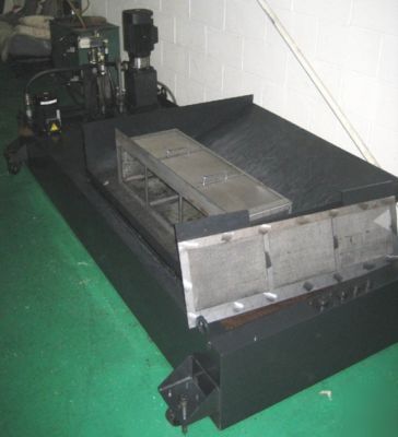 Makino v-55 cnc vertical machining center