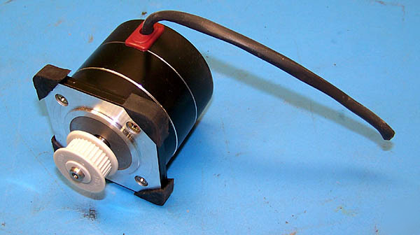 Vexta 2-phase stepper motor PH265L-04 5V dc 1A 1.8 deg