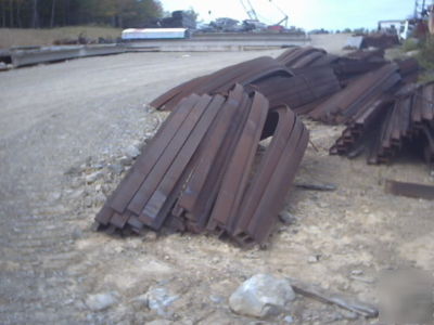 Steel support arch assembly for storage/repair building