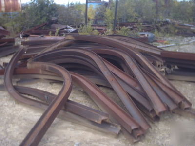 Steel support arch assembly for storage/repair building