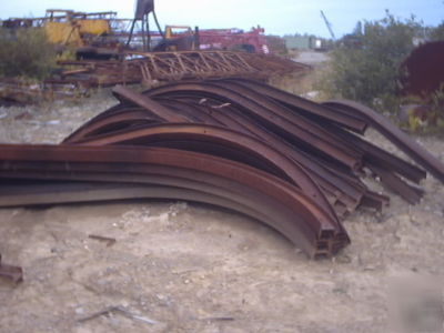 Steel support arch assembly for storage/repair building