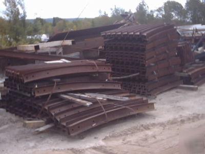 Steel support arch assembly for storage/repair building