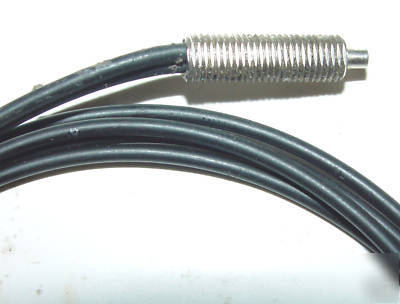 E32-CC200 - photoelectric diffuse top beam 2M cable