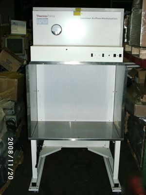 Thermo forma laminar airflow portable workstation