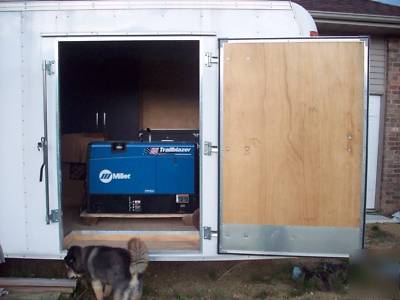 2007 united expressline uxt trailer enclosed 8.5X20TA52