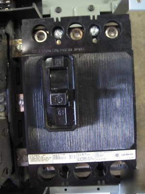 Siemens 250 amp 208/120V 3P4W main breaker panelboard 