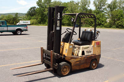 Yale fork truck / forklift - lp gas 4,000 pound lift