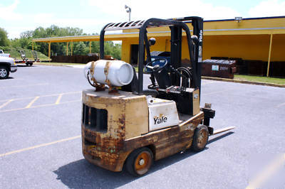 Yale fork truck / forklift - lp gas 4,000 pound lift