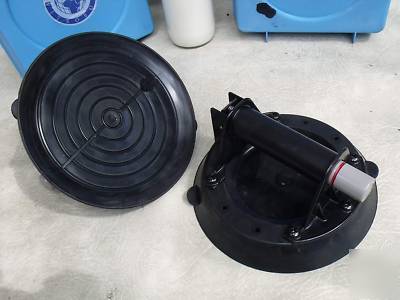 A good set of glazing equipment ,suckers & removal tool