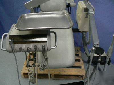Adec 1005 priority dental chair w/ excl unit p&c light 