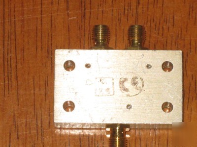 Antcom XS2-2 2 way power divider