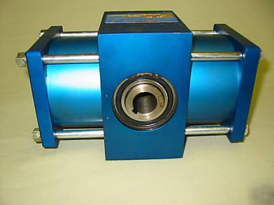 Rotary actuator, 94 deg rotation, 1
