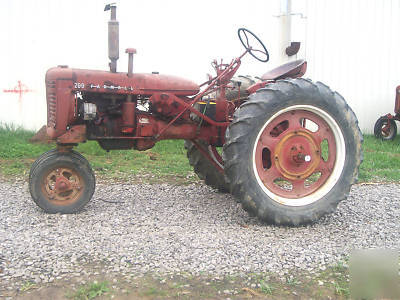 1954 farmall 200 tractor with 2 point fast hitch