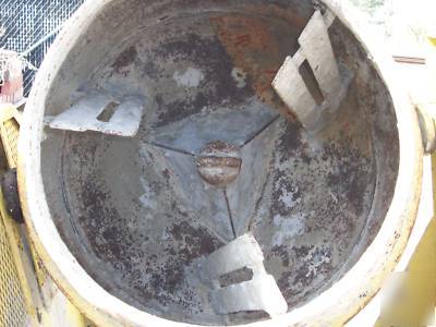 Stow 6 cubic ft cement concrete mixer