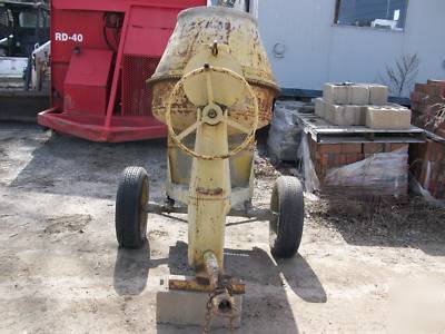 Stow 6 cubic ft cement concrete mixer