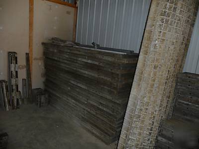 Used alum concrete wall forms vip textured & smooth set