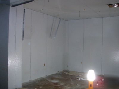 Walkin cooler 24' by 36' with 11' ceilings. 4