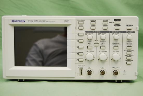 New tektronix tds 220 oscilloscope - - deluxe package