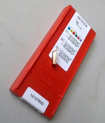Sandvik R390-17 04 12E-pm 1030 carbide milling insert