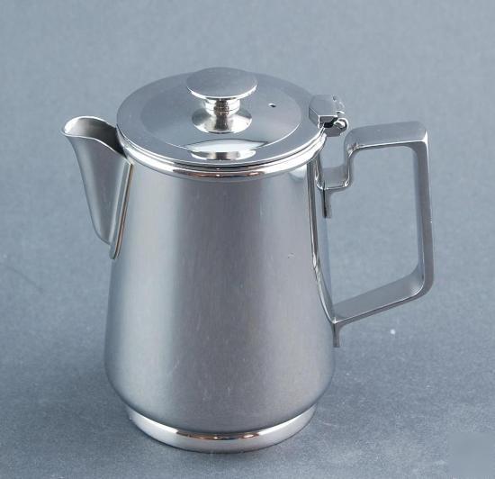 New oneida noblesse stainless creamer with cover 10 oz 