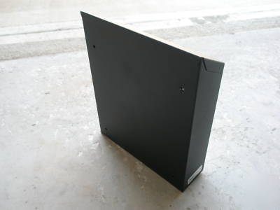 New united receptacle smokers station wall urn ( )