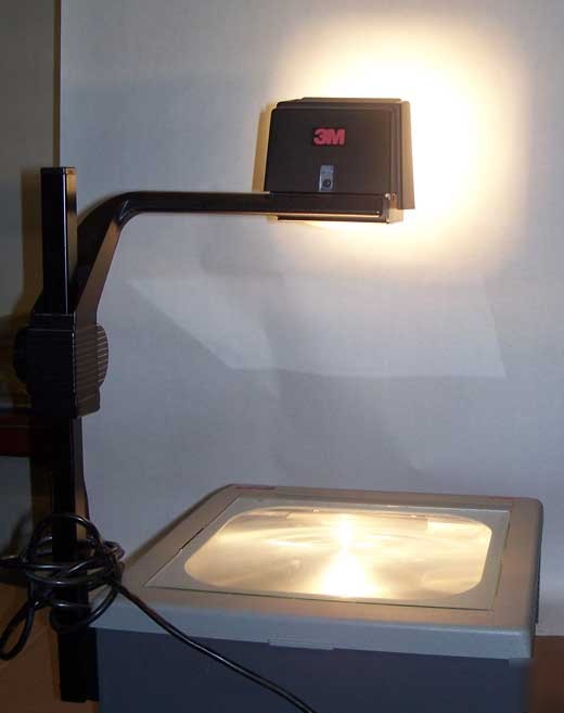 3M 9100 portable overhead projector with folding arm