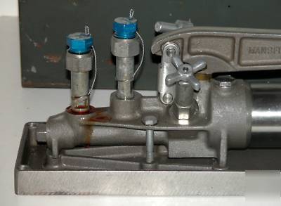 Ametek comparator hand pump pressure tester 