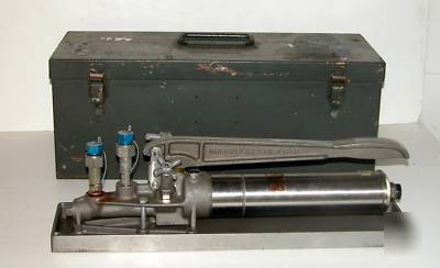 Ametek comparator hand pump pressure tester 