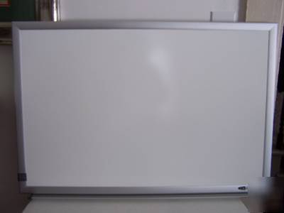 Quartet dry erase board 36 x 24 with aluminum tray