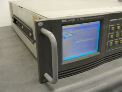 Tektronix TG2000 test signal generator w/ BG1 & AVG1