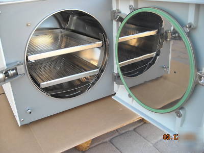 Tuttnauer digital autoclave steam sterilizer 3850E