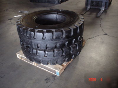 New 1400X24-10.0 rim - solid black forklift tire